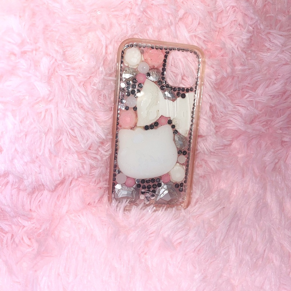 iPhone 11 phone case hello Kitty bling - Picture 3 of 3